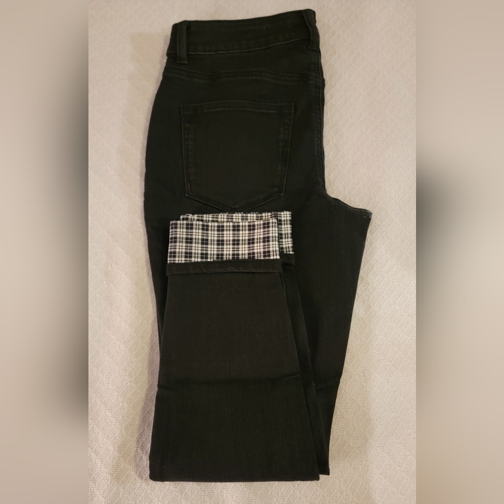 Maurices Black Cropped Ankle Jeans with Unique Plaid Accent